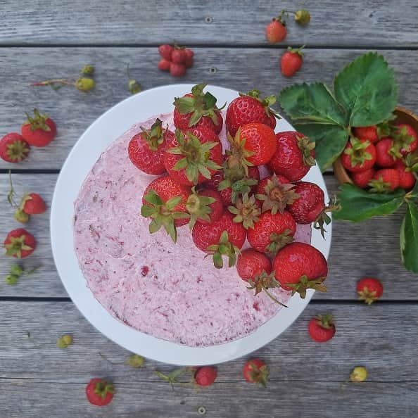 Strawberry Cake